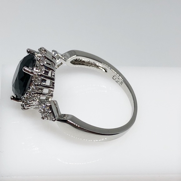 Sterling silver black crystal ring - Picture 5 of 6